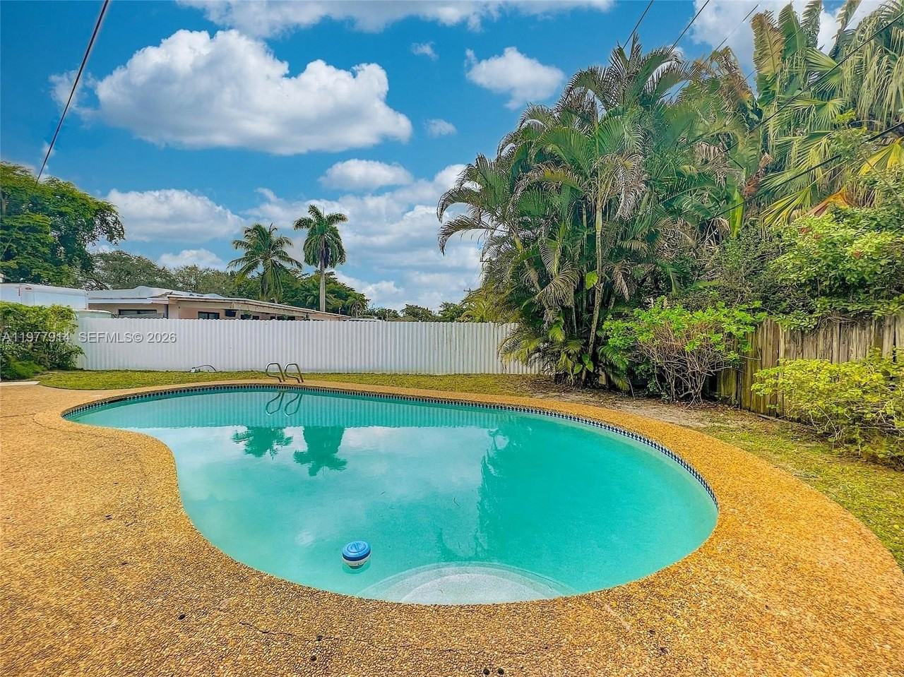 192 Sw 62nd Ter - Photo 3 of 49