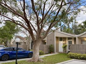 614 Woodgate Cir #C - Photo 1 of 1