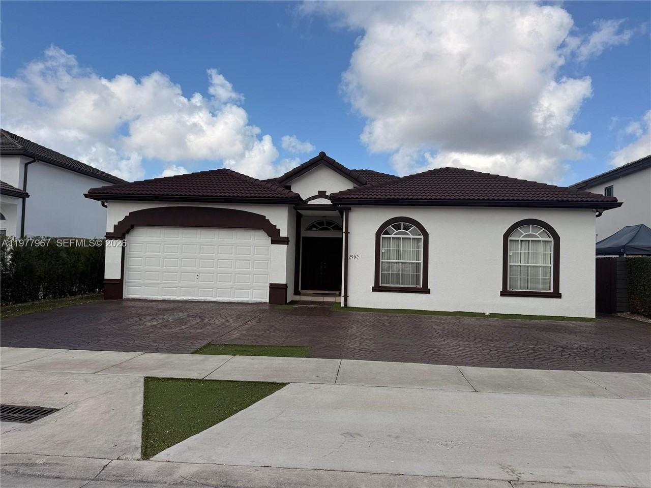 2902 Sw 149th Pl - Photo 2 of 2