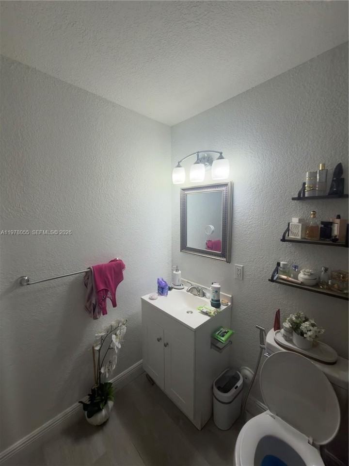 17100 Nw 77th Ct #1 - Photo 7 of 8