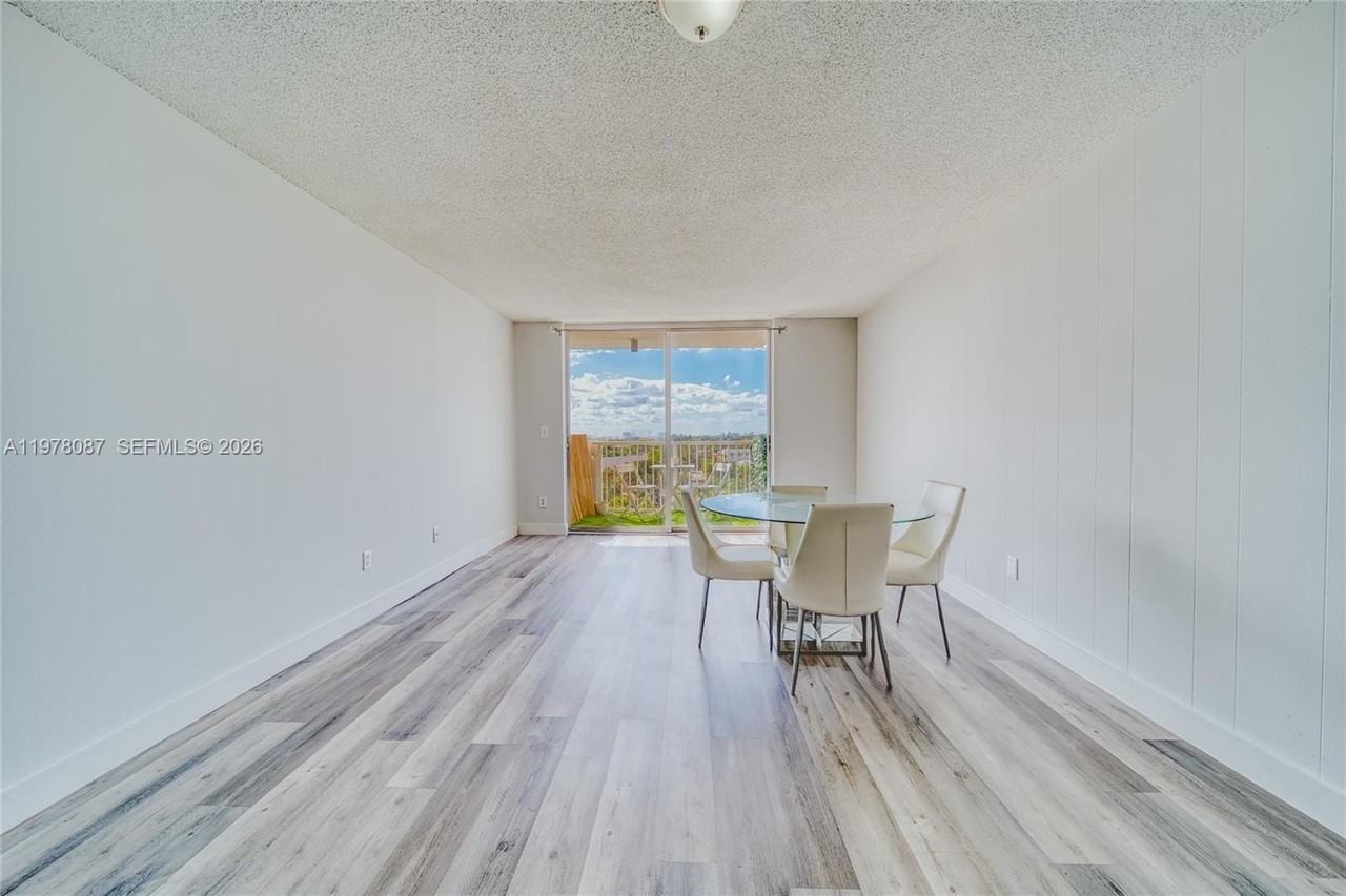 2000 Ne 135th St #708 - Photo 3 of 35