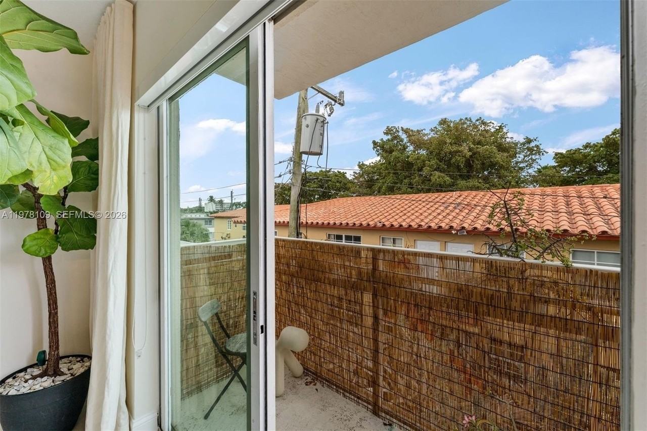 630 85th St #205 - Photo 5 of 29