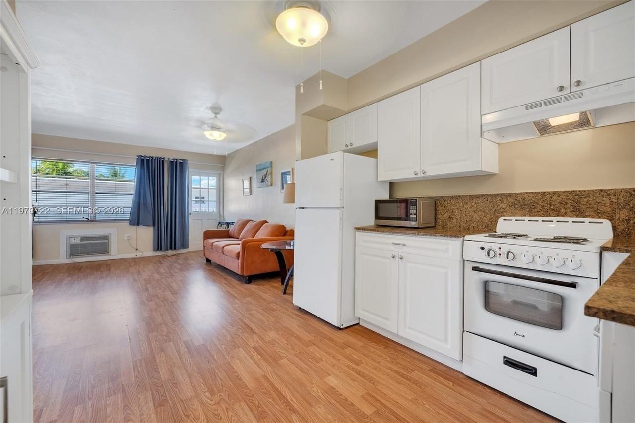 851 Meridian Ave #22