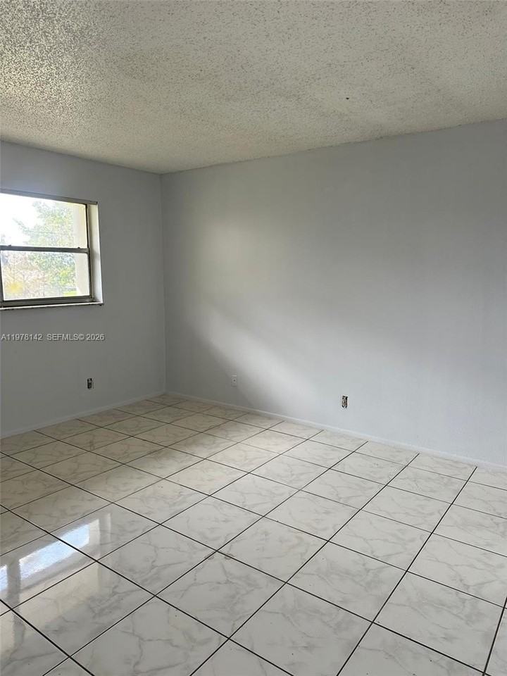 8000 Fairview Dr #306 - Photo 7 of 11