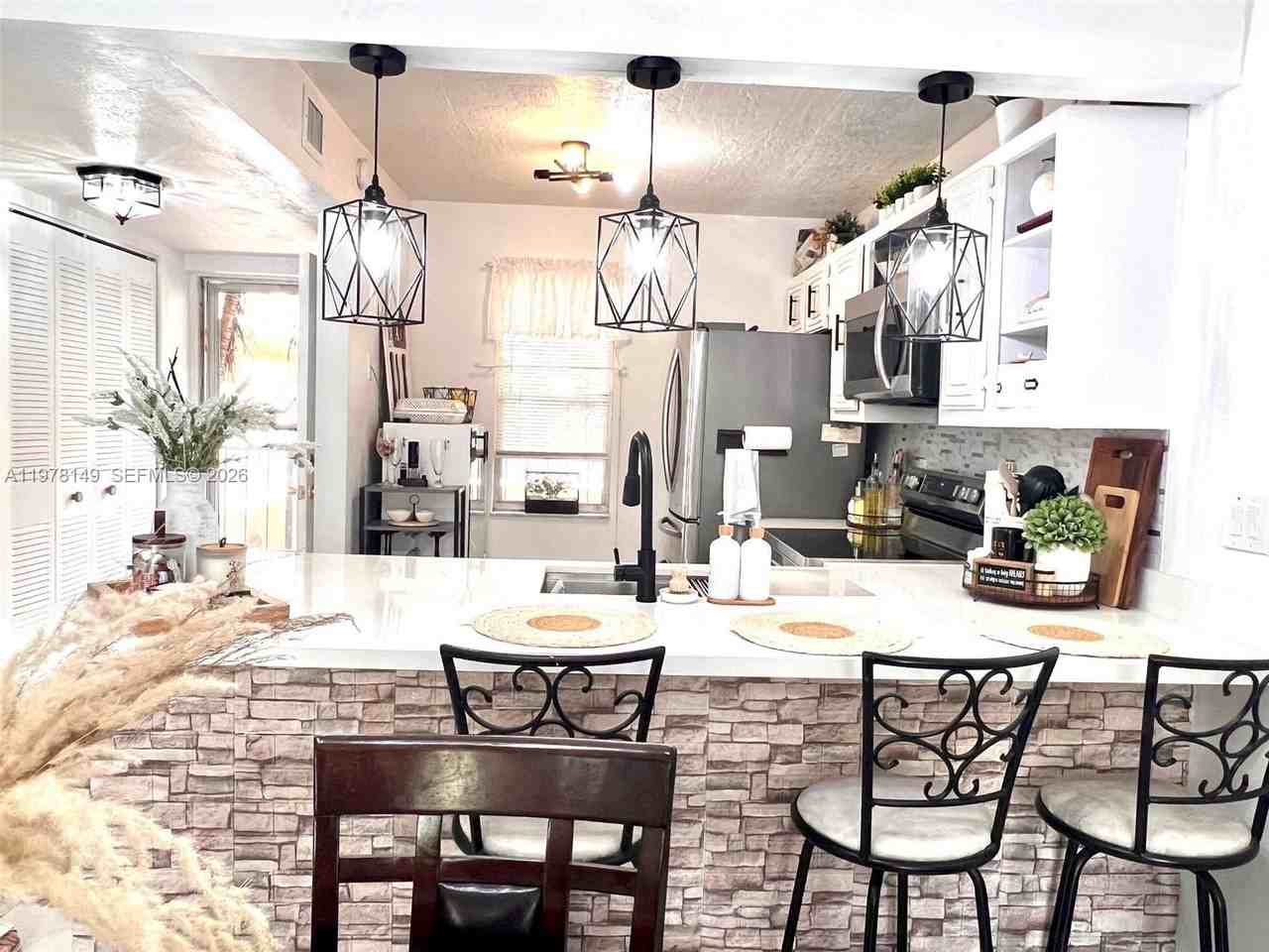 2811 Somerset Dr #211 - Photo 2 of 50