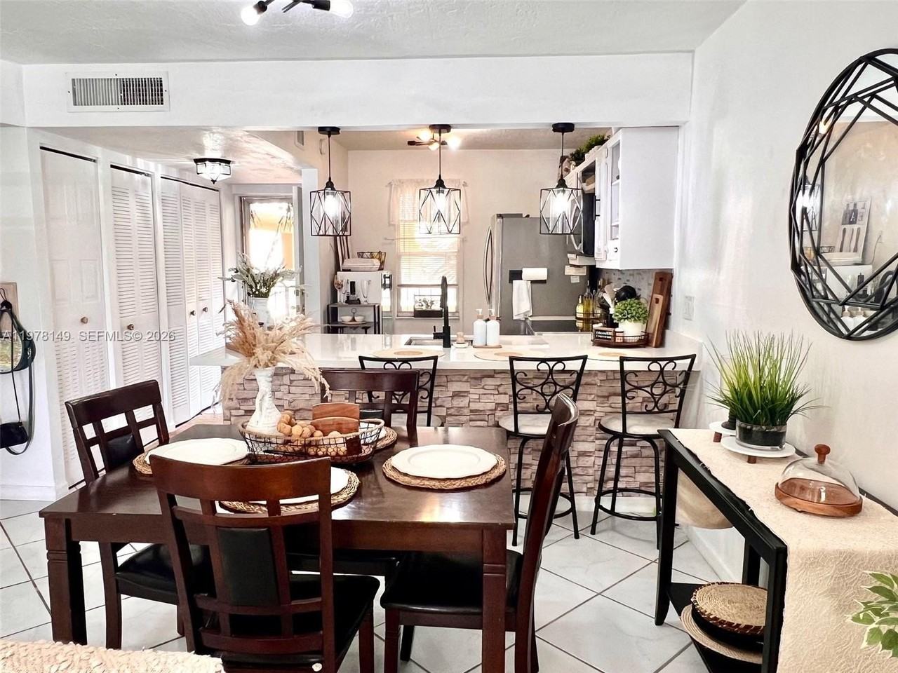 2811 Somerset Dr #211 - Photo 6 of 50