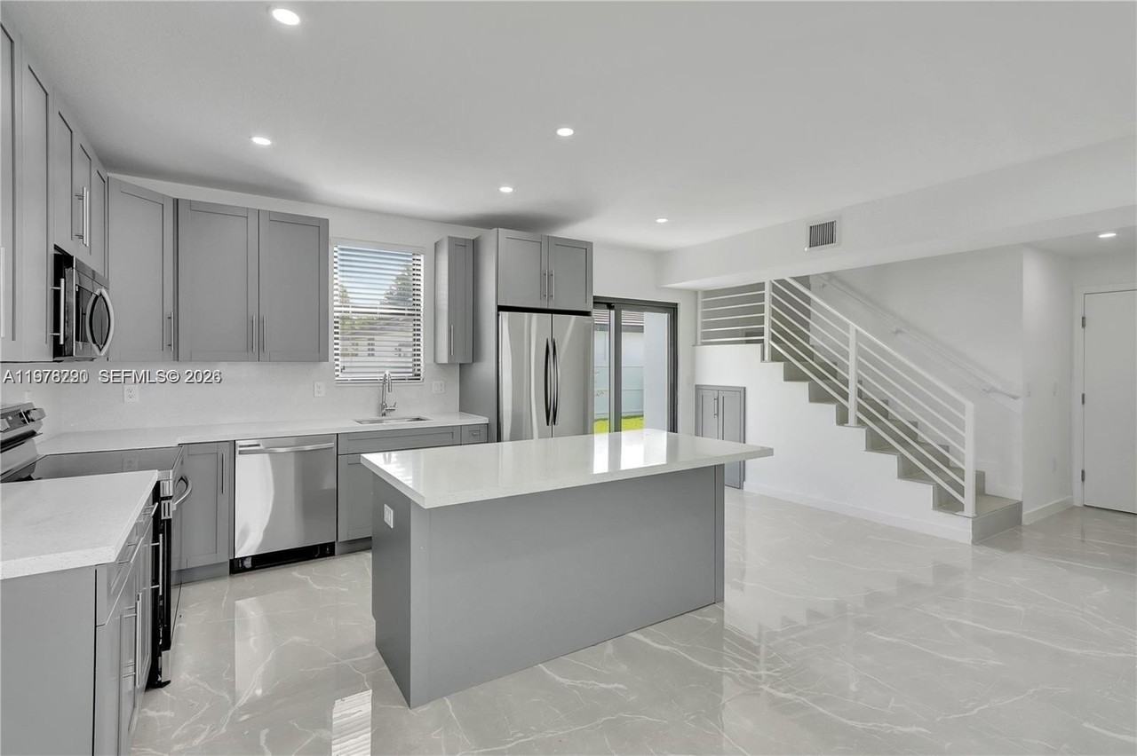 18455 Sw 117th Ave - Photo 6 of 13