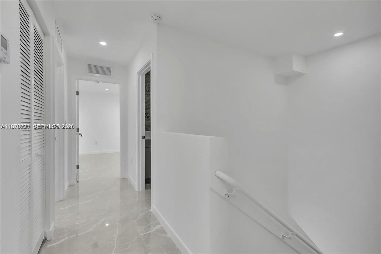 18455 Sw 117th Ave - Photo 7 of 13