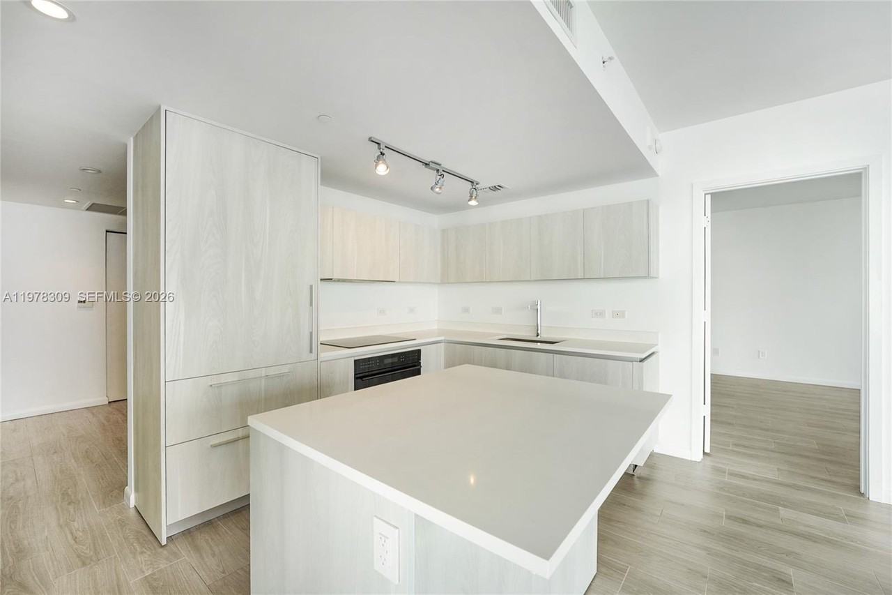 3131 Ne 7th Ave #3101 - Photo 3 of 26