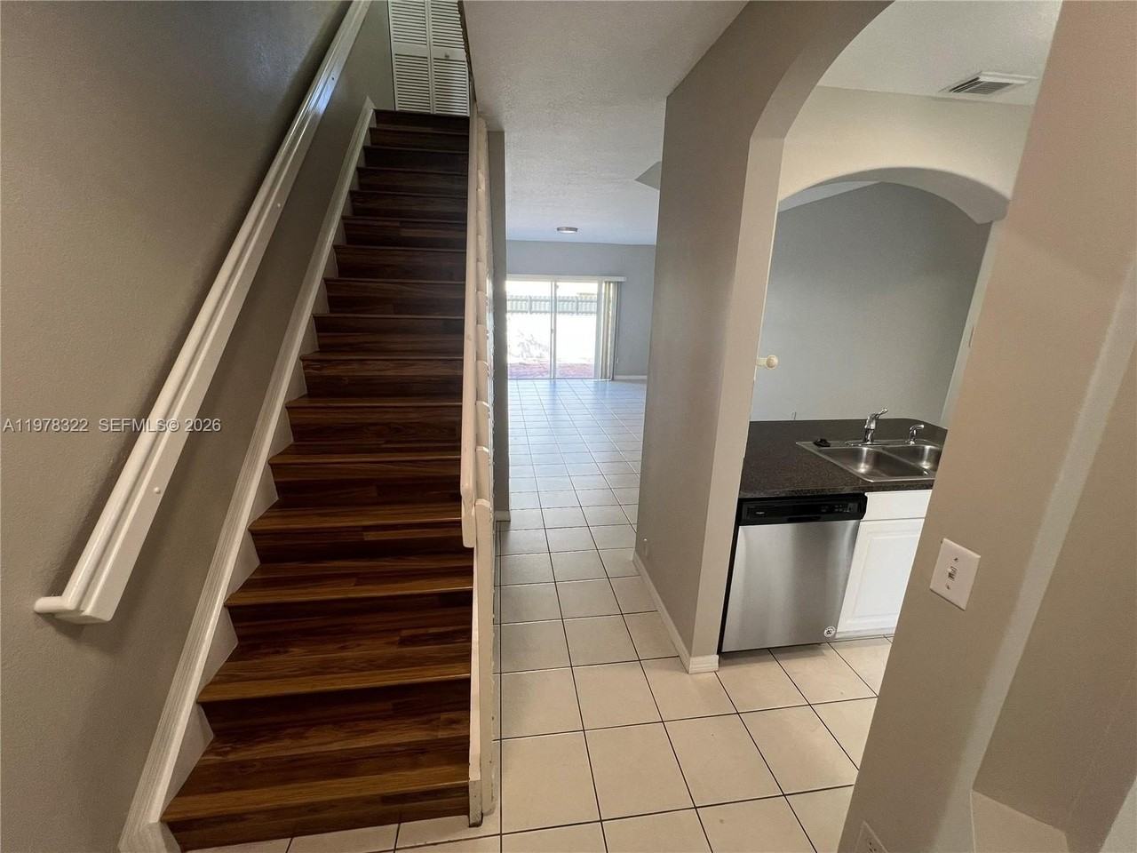 110 Sw 109th Ave #15 - Photo 7 of 50