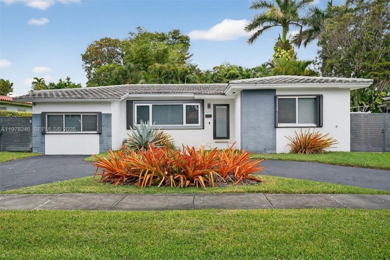 425 Ne 114th St #0 - Photo 2 of 45