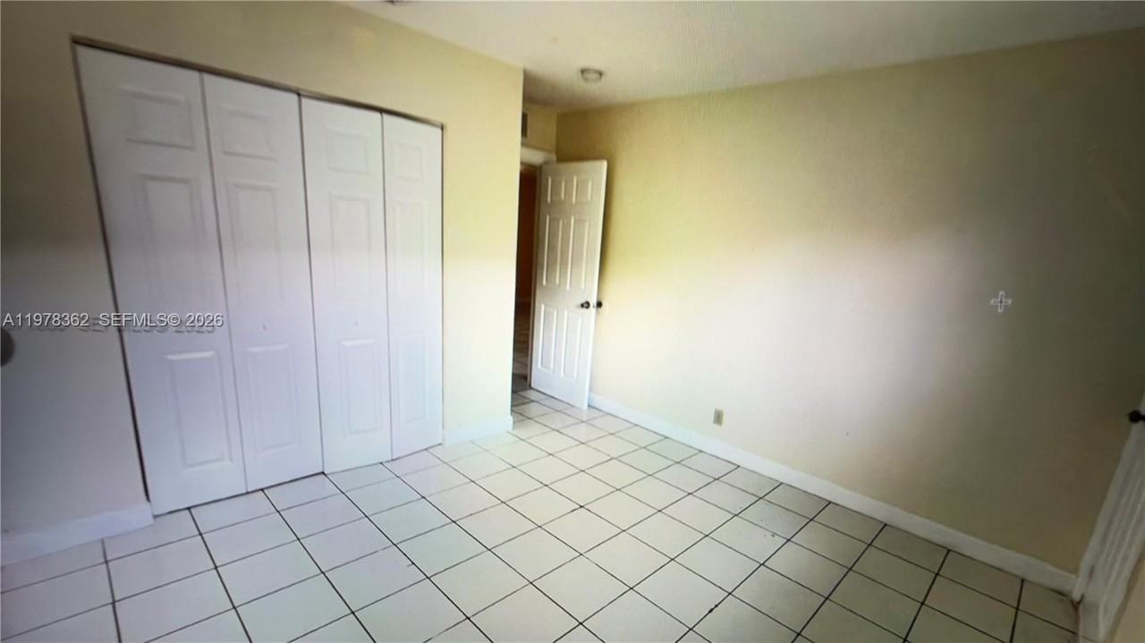 701 Sw 15th Ave #3 - Photo 2 of 4