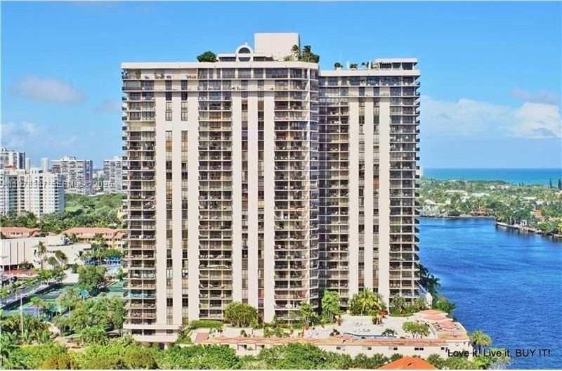 19667 Turnberry Way #15A - Photo 2 of 48