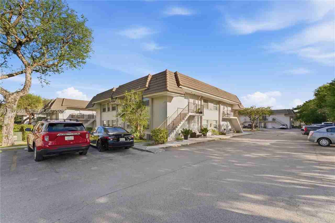 6921 Sw 129th Ave #5 - Photo 2 of 34