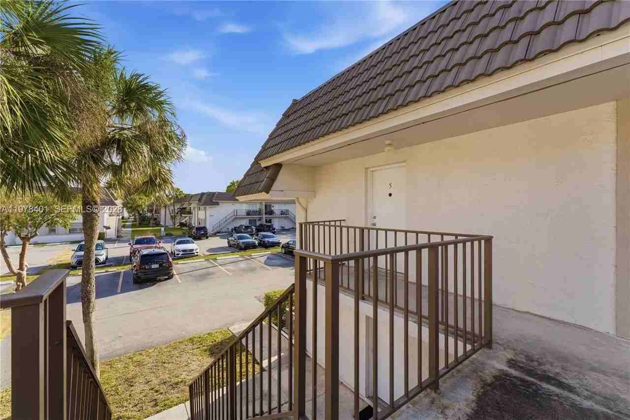 6921 Sw 129th Ave #5 - Photo 3 of 34