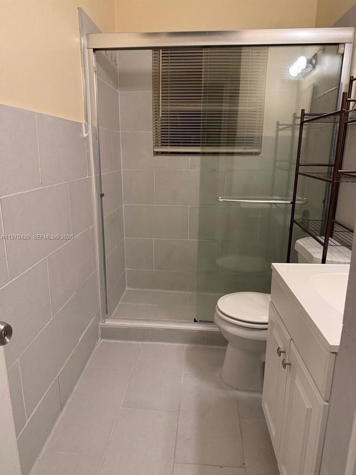 1708 Hayes St #3 - Photo 5 of 10