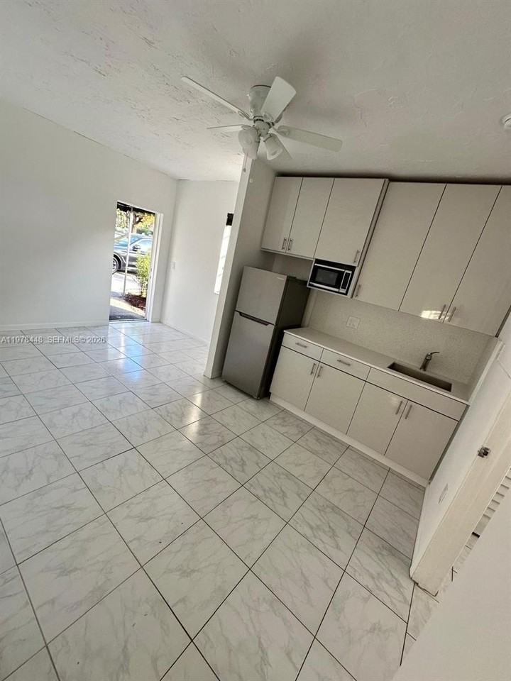 10241 Sw 88th St #1 - Photo 3 of 9