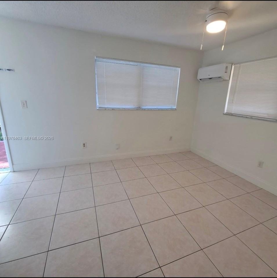 4760 Sw 66th Ter #3 - Photo 4 of 6