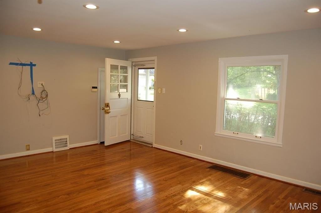 814 Dickson St - Photo 6 of 14