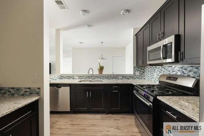 421 Tavern Rd - Photo 4 of 27