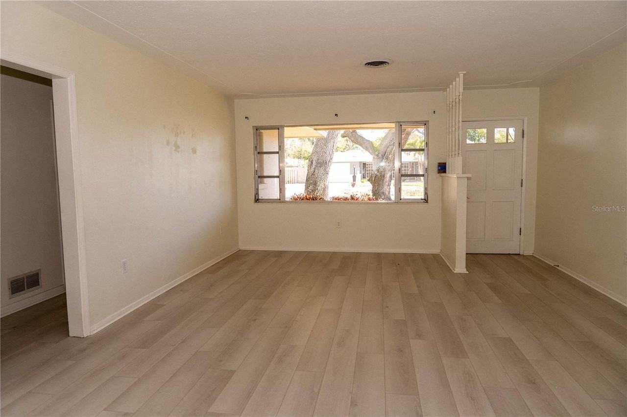 1831 Nautilus Dr - Photo 3 of 19