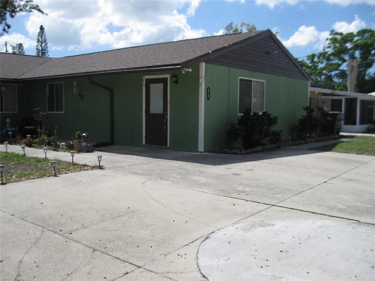 620 31st Ave E - Photo 2 of 15