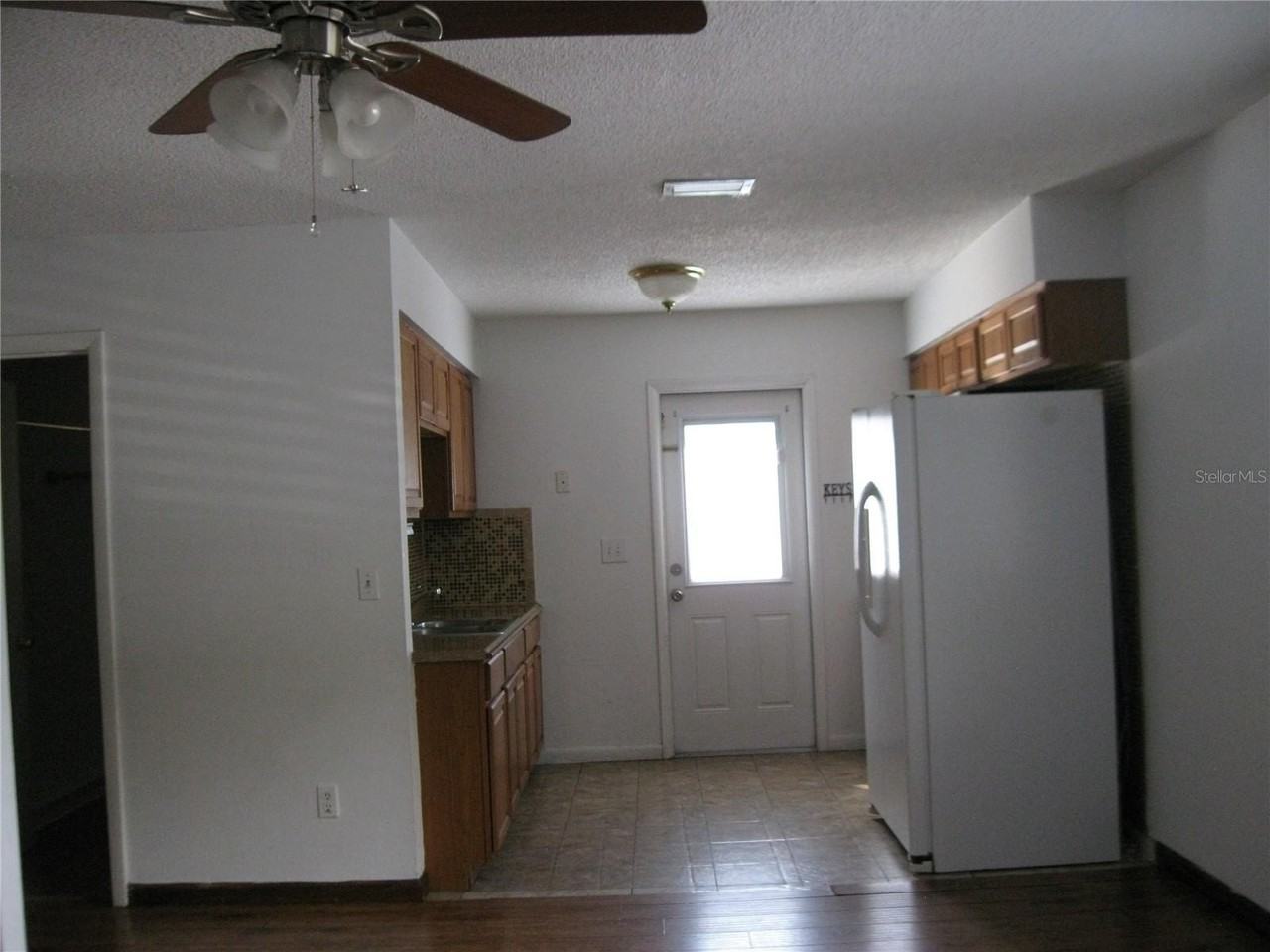 620 31st Ave E - Photo 4 of 15