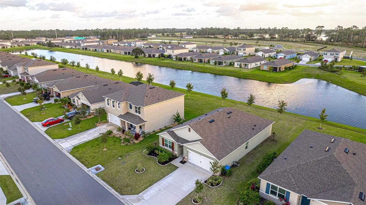 1326 Middle Lake Dr - Photo 2 of 34