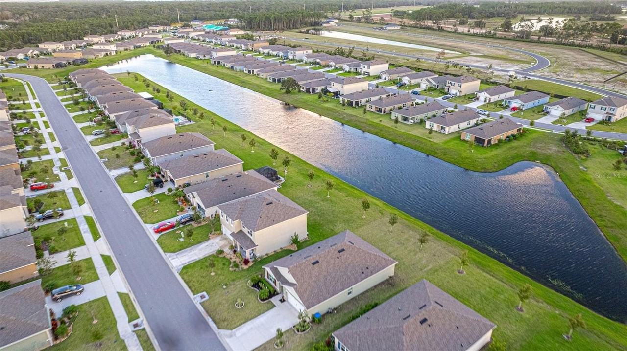 1326 Middle Lake Dr - Photo 3 of 34