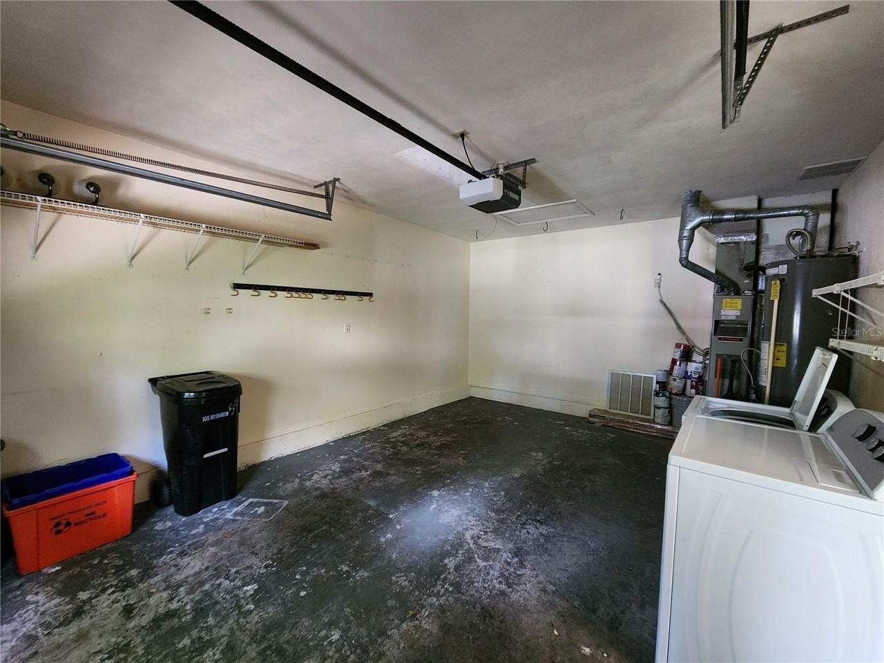 5026 Sw 94th St - Photo 2 of 46