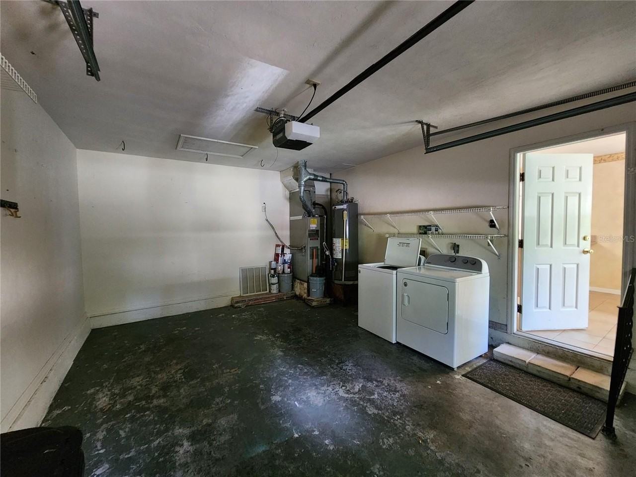 5026 Sw 94th St - Photo 3 of 46