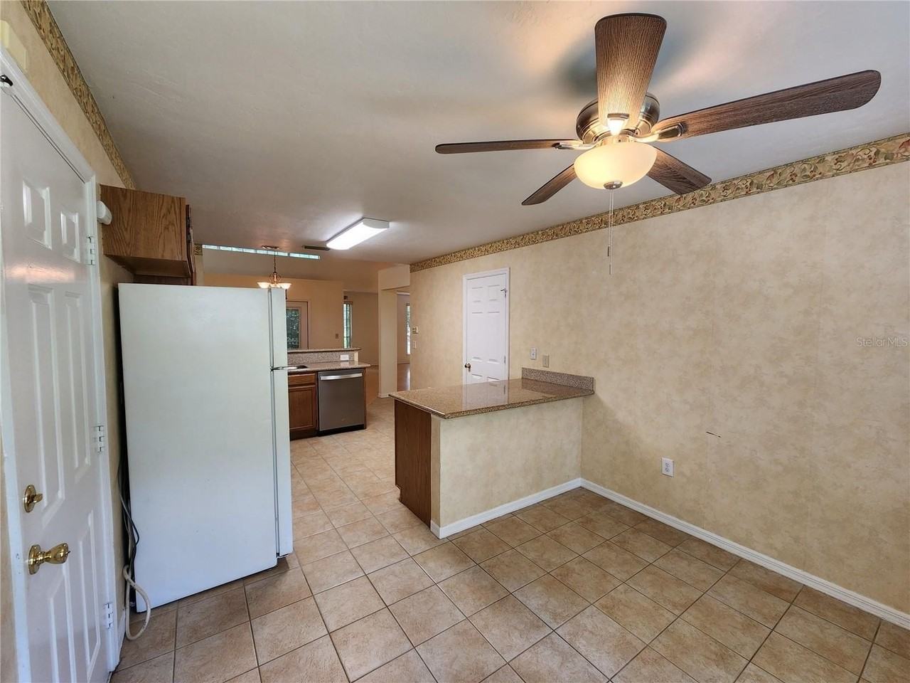 5026 Sw 94th St - Photo 4 of 46