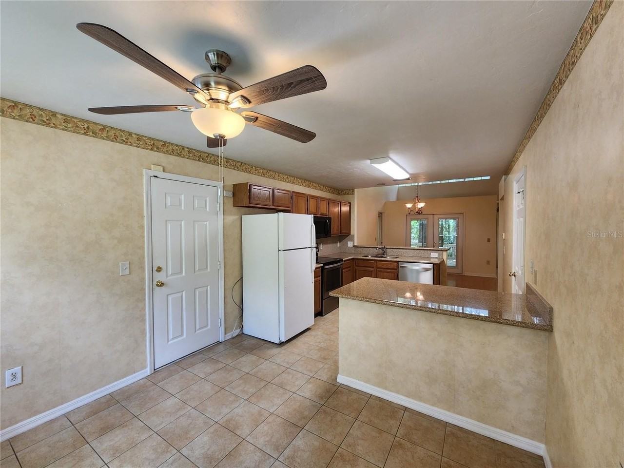 5026 Sw 94th St - Photo 5 of 46