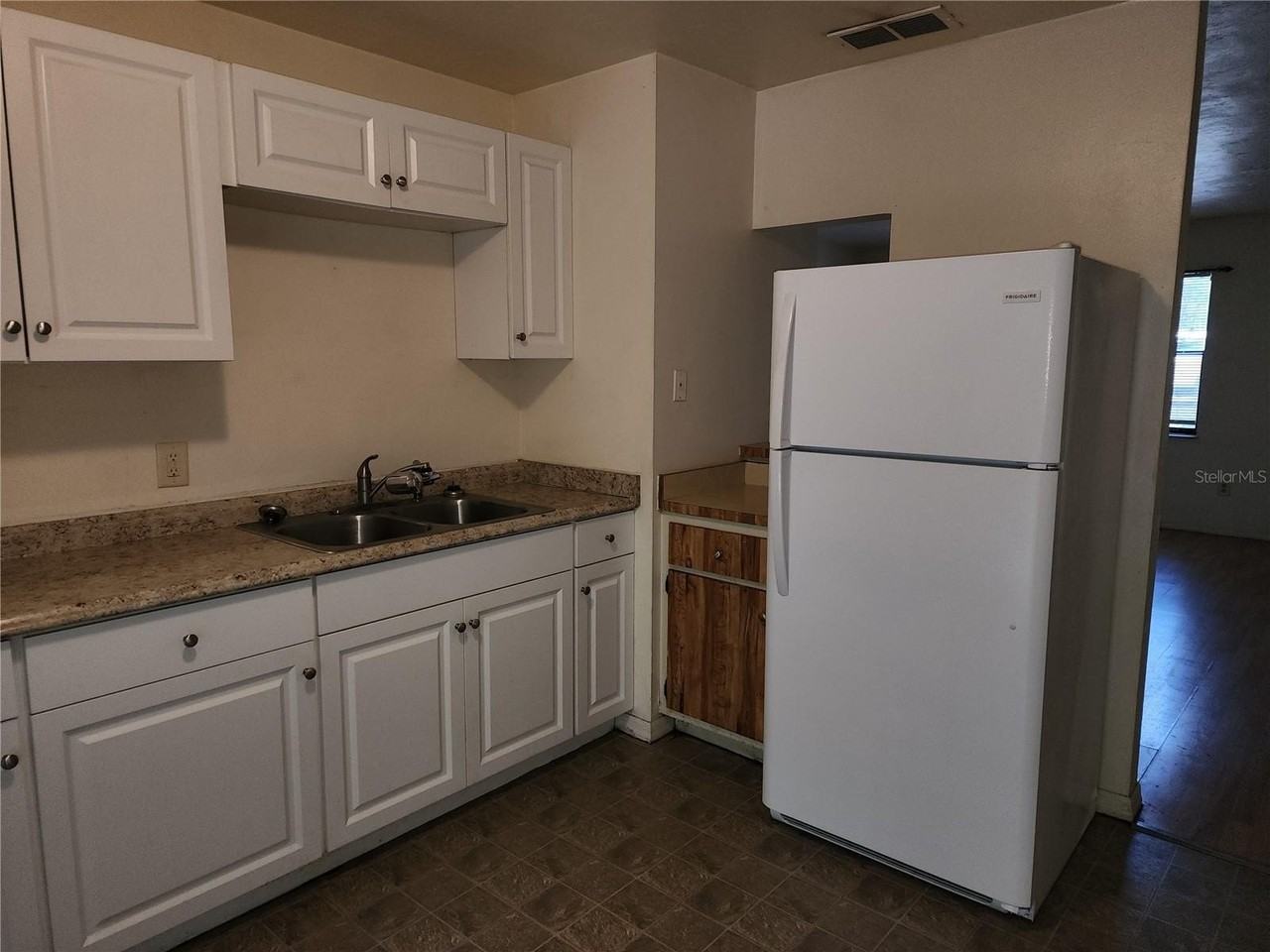 4021 Sw 37th St #C - Photo 7 of 25