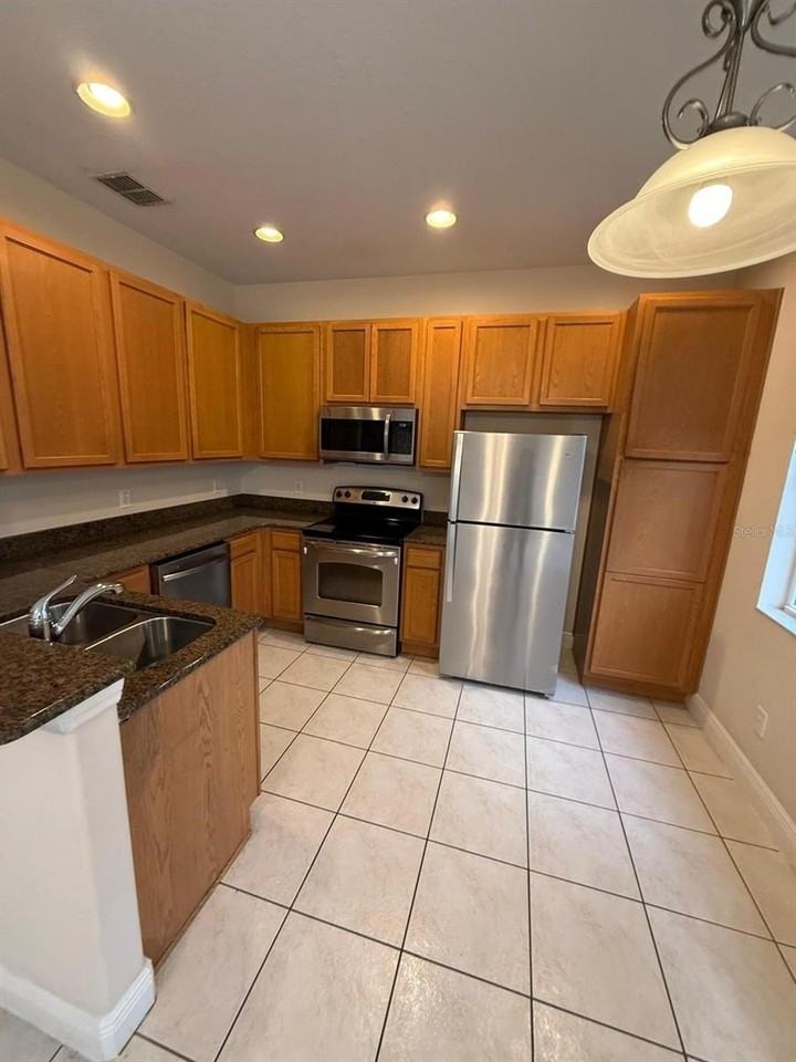 1058 La Mirada Ct - Photo 4 of 14