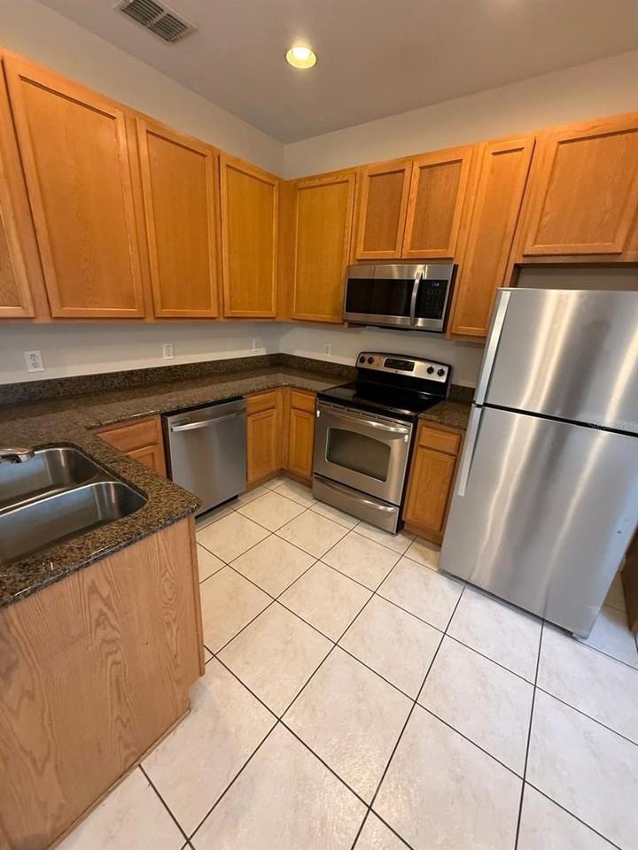 1058 La Mirada Ct - Photo 5 of 14