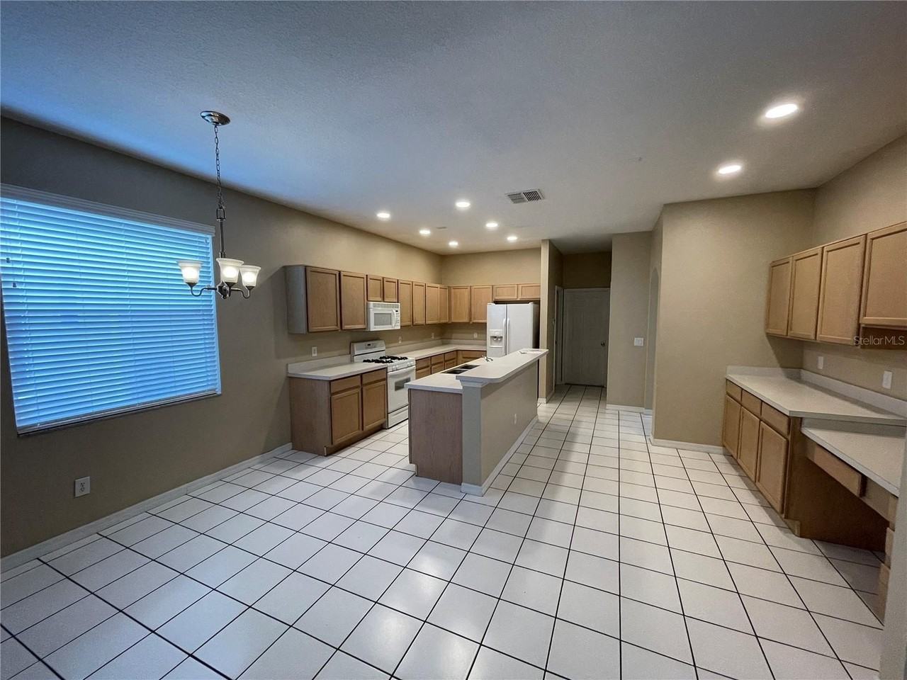 4641 Riverton Dr - Photo 5 of 24