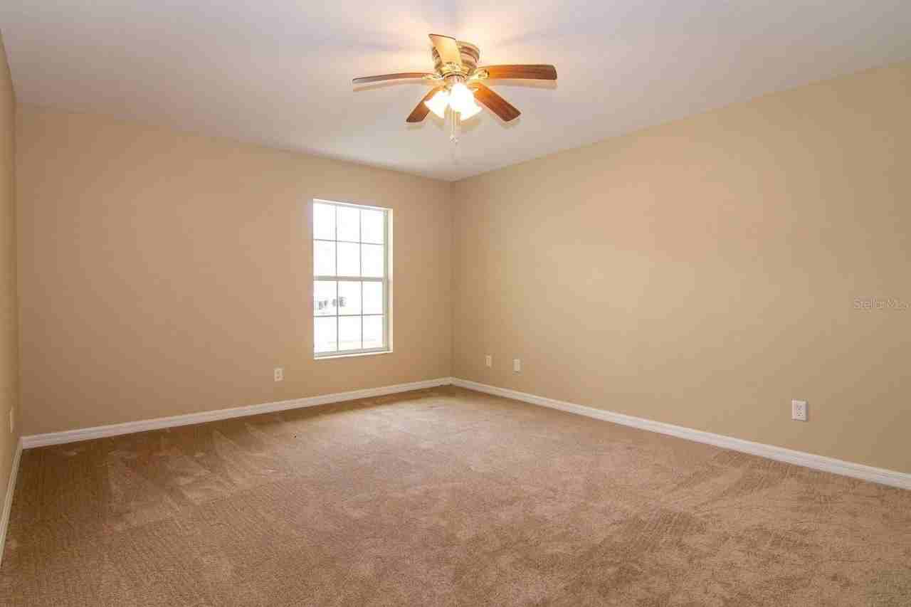 402 Bridgewater Ct - Photo 6 of 13