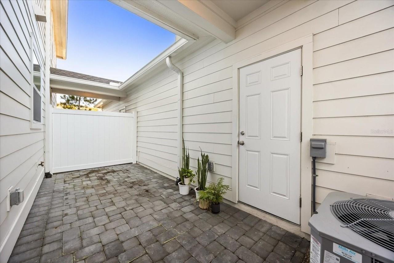 6403 Cyrils Dr - Photo 3 of 27