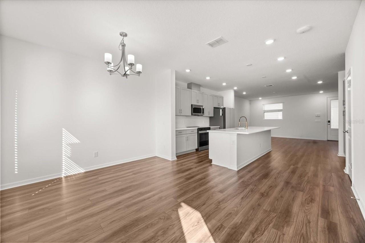 6403 Cyrils Dr - Photo 6 of 27