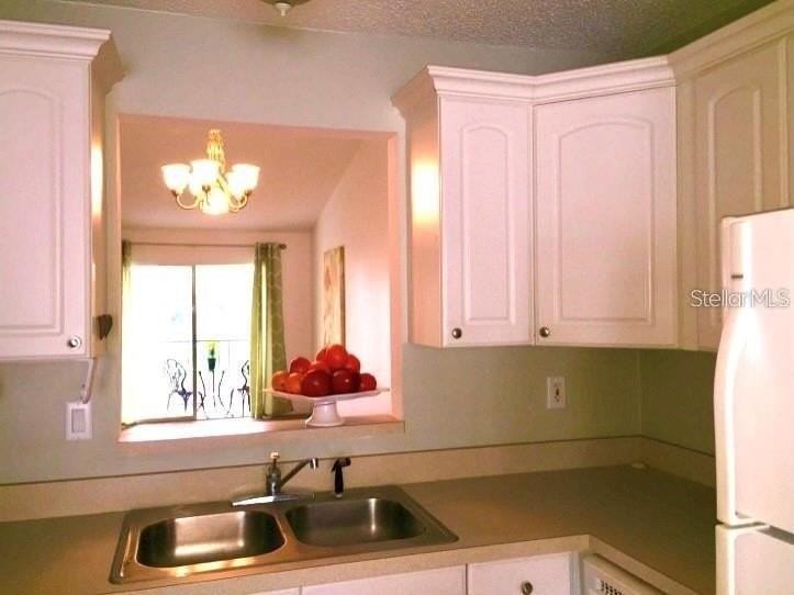 8830 Coral Palms Ct #B - Photo 5 of 20