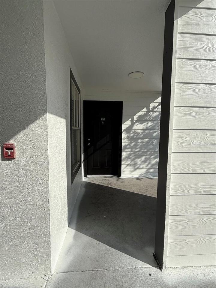 2201 Key West Ct #314 - Photo 2 of 50