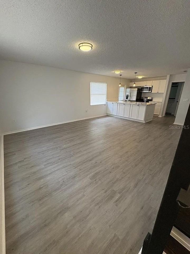 204 Mary Catherine Ct - Photo 2 of 15