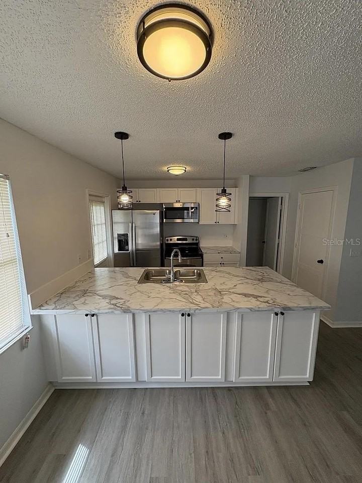 204 Mary Catherine Ct - Photo 3 of 15