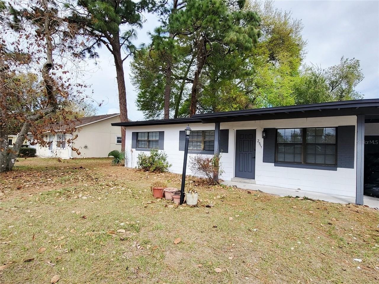 2511 Drake Dr - Photo 2 of 14