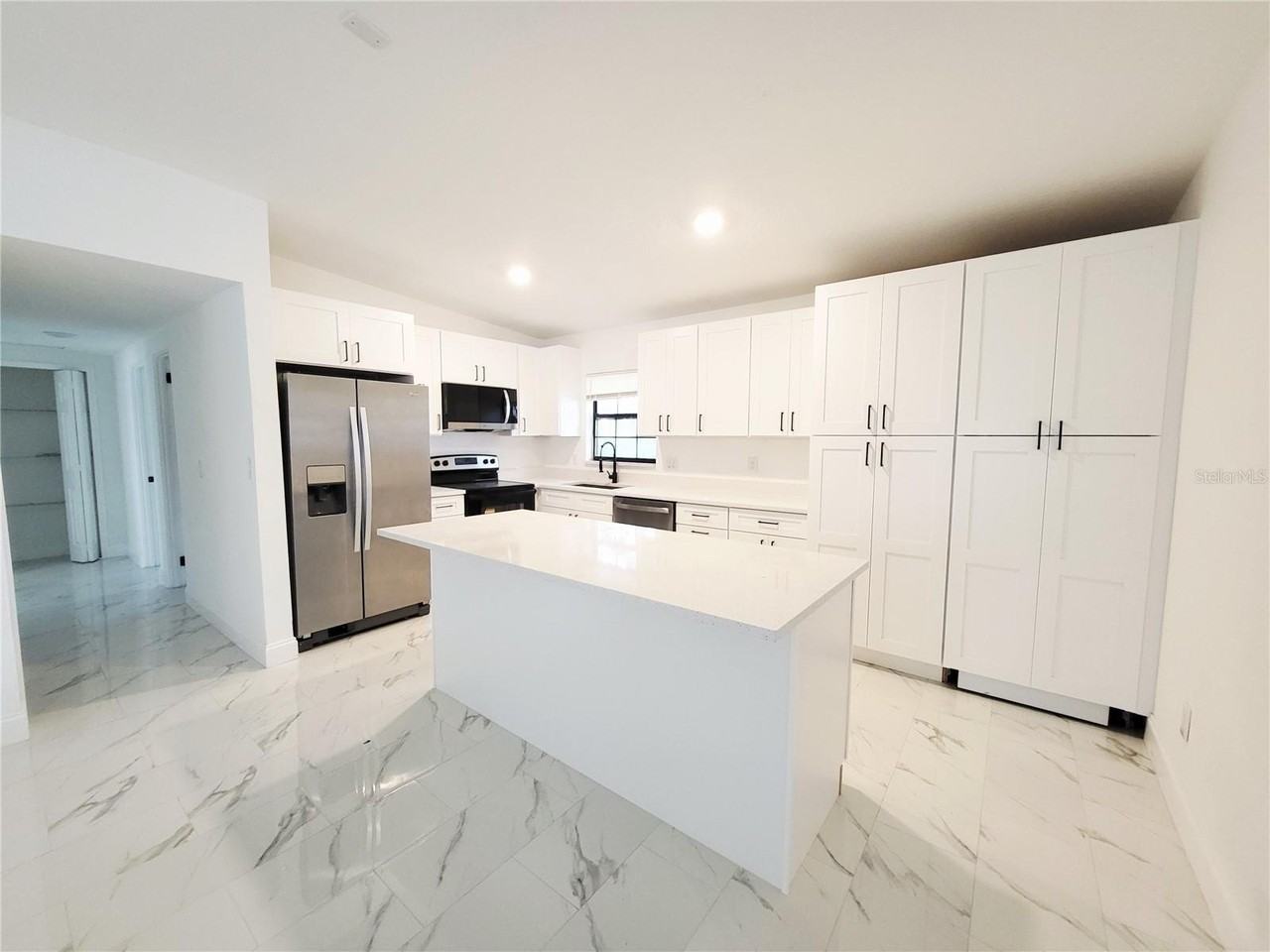 2511 Drake Dr - Photo 5 of 14