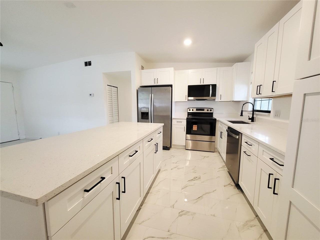 2511 Drake Dr - Photo 6 of 14