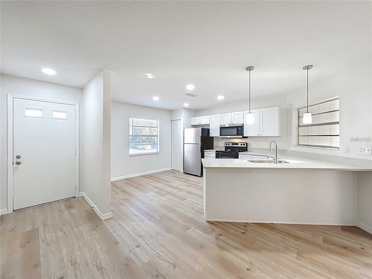 201 Fern Ct - Photo 2 of 18