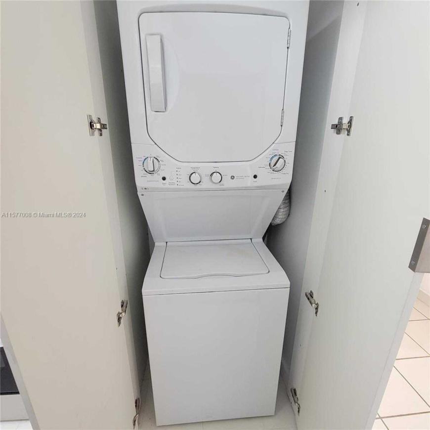 7601 Dickens Ave - Photo 6 of 10