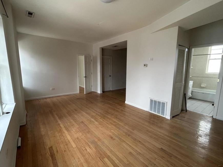 3309 N Keystone Ave - Photo 2 of 10